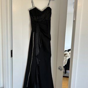 NWOT Cinq à Sept Drape Evening Long Gown Ruffled Crystal Embellished Sz 4 Black